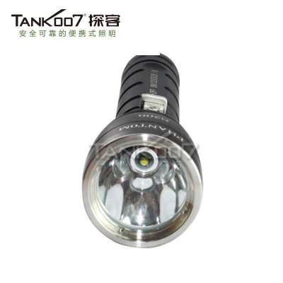 Tank007探客專業(yè)潛水手電筒超亮遠(yuǎn)射探洞打獵家用戶外照明18650充電鋰電池深度防水手電D60+高級電池+充電器