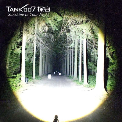 TANK007強光手電筒戶外伸縮調(diào)焦手電LED直充遠射電筒KZ03